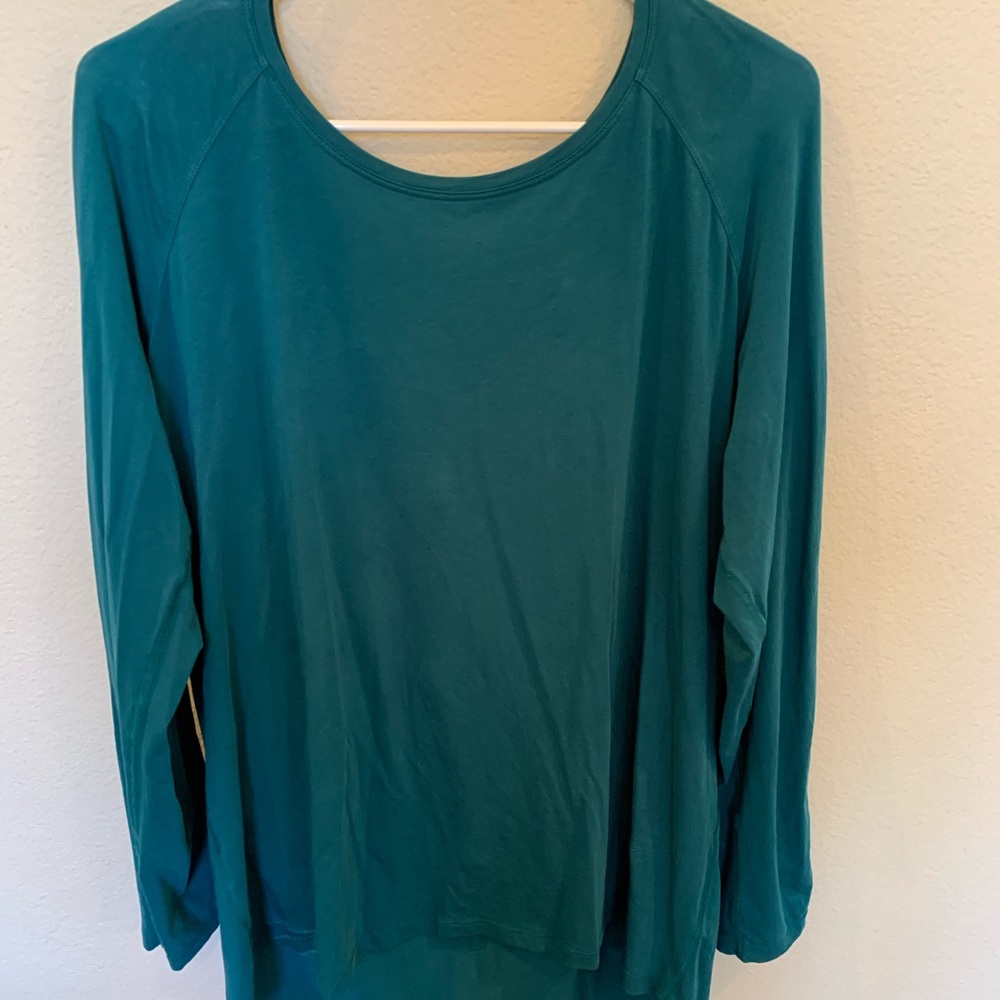 Turquoise lululemon top